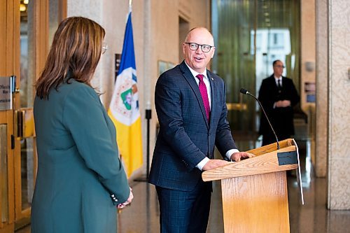 MIKAELA MACKENZIE / WINNIPEG FREE PRESS

Mayor Scott Gillingham and premier Heather Stefanson speak to the media at City Hall in Winnipeg on Friday, Jan. 27, 2023. For &#x460;story.

Winnipeg Free Press 2023.