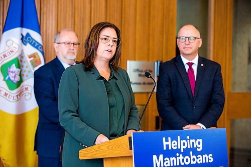 MIKAELA MACKENZIE / WINNIPEG FREE PRESS

Premier Heather Stefanson and mayor Scott Gillingham speak to the media at City Hall in Winnipeg on Friday, Jan. 27, 2023. For &#x2014; story.

Winnipeg Free Press 2023.