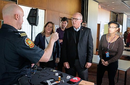 JESSICA LEE / WINNIPEG FREE PRESS

Cory Guest, Education Coordinator with Winnipeg Paramedic Service, teaches members of City Council, including Mayor Scott Gillingham, on how to administer naloxone at City Hall on January 30, 2023.

Reporter: Malak Abas
