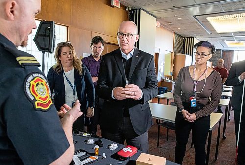 JESSICA LEE / WINNIPEG FREE PRESS
Cory Guest, Education Coordinator with Winnipeg Paramedic Service, teaches members of City Council, including Mayor Scott Gillingham, on how to administer naloxone at City Hall on January 30, 2023.
Reporter: Malak Abas