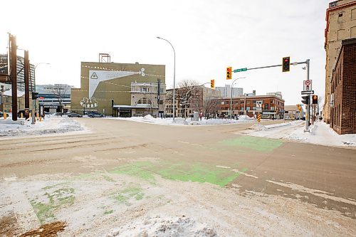 MIKE DEAL / WINNIPEG FREE PRESS
Looking South at King Street and Notre Dame Avenue.
A new proposal aims to revamp Smith Street, realigning some of its lanes that lead to Notre Dame Avenue to make room for a much bigger Odeon Park and potential plaza. The proposal was raised by True North, which is expected to come up with conceptual designs.
See Joyanne Pursaga story
230201 - Wednesday, {month name} 01, 2023.