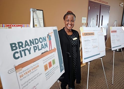 01022023
Sonikile Tembo, a Community Planner with the City of Brandon Planning and Buildings Department was on hand on Wednesday at Grand Valley Church to answer Brandonites questions about the Brandon City Plan, a 30-year vision for the wheat city. 
(Tim Smith/The Brandon Sun)