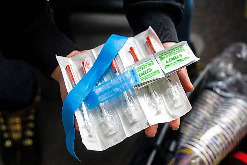 MIKAELA MACKENZIE / WINNIPEG FREE PRESS

A harm reduction needle bundle at the Main Street Project in Winnipeg on Wednesday, Feb. 1, 2023. For Tyler story.

Winnipeg Free Press 2023.