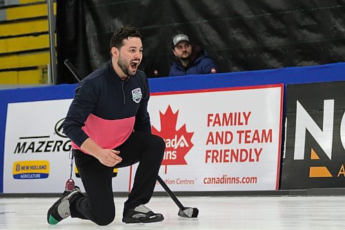 Joey Witherspoon yells to his sweepers during his opening-round game against Daniel Bichard during the 2023 Viterra Championship at Neepawa's Yellowhead Centre on Wednesday. (Thomas Friesen/The Brandon Sun)