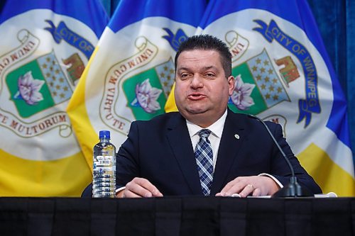 MIKE DEAL / WINNIPEG FREE PRESS
Mayor Scott Gillingham (left) and Finance Chairperson Jeff Browaty answer questions from the media just before the City of Winnipeg Preliminary 2023 Budget is tabled at City Hall Wednesday afternoon.
230208 - Wednesday, February 08, 2023.