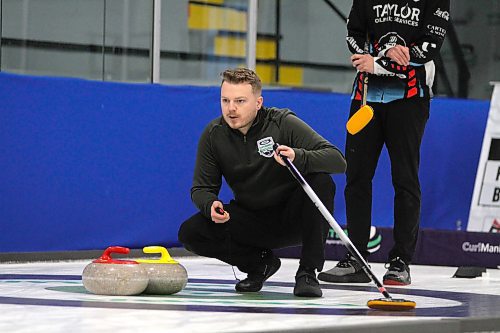 Brett Walter competes at the 2023 Viterra championship at Neepawa's Yellowhead Centre on Wednesday afternoon. (Thomas Friesen/The Brandon Sun)
men's curling provincials