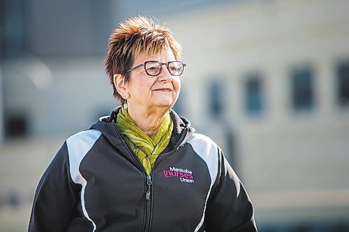 MIKAELA MACKENZIE / WINNIPEG FREE PRESS



Darlene Jackson, president of the Manitoba Nurses Union, poses for a portrait in front of the Health Sciences Centre in Winnipeg on Wednesday, Nov. 4, 2020. For Dylan story.



Winnipeg Free Press 2020