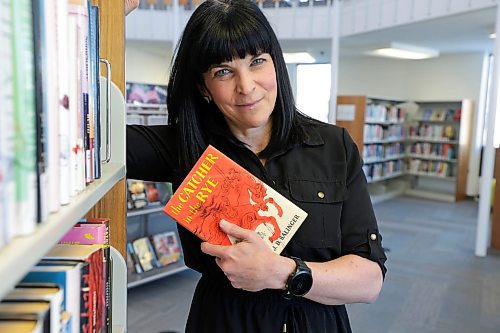 RUTH BONNEVILLE / WINNIPEG FREE PRESS 

LOCAL - old library book return

Photo of Jennifer Walton, with the book that she recently returned, Catcher in the Rye, that she took out in high school.  


BOOK IS BACK: A Winnipeg resident has returned a copy of the Catcher In the Rye to the St. Vital Library &#x2014; 23 years, nine months and 15 days late. The book was signed out Nov. 10, 1999. A bonus for the customer: the city has waived library fines. 

MALAK, story

Feb 9th,  2023