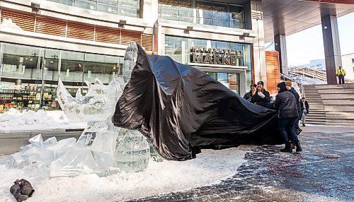 MIKE DEAL / WINNIPEG FREE PRESS
Downtown Winnipeg BIZ launches Winter Wanderland Friday morning during a ice sculpture reveal in True North Square with Mayor Scott Gillingham, Downtown Winnipeg BIZ CEO Kate Fenske, Lawrence Bird from Sputnik Architecture and Lana Bakun from Kendrick's Outdoor Adventures.
230210 - Friday, February 10, 2023.