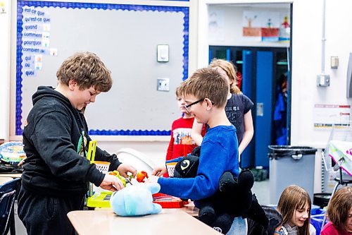 MIKAELA MACKENZIE / WINNIPEG FREE PRESS

Grade three students Marcus Theobald (left) and Joshua Dzvonyk take part in a day of unstructured play at cole Dieppe in Winnipeg on Tuesday, Feb. 14, 2023. For Maggie story.

Winnipeg Free Press 2023.