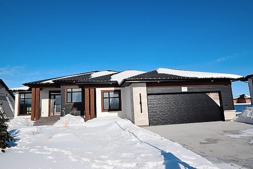 Todd Lewys / Winnipeg Free Press

This large bungalow features an imaginative yet functional design that possesses the versatility required to work well for families or downsizers.