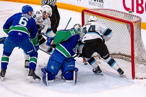 Zach Peters / Winnipeg Free Press
Winnipegs Evan Friesen puts in the Ice's 4th goal of the 2nd period.