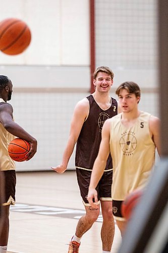 MIKAELA MACKENZIE / WINNIPEG FREE PRESS

Simon Hildebrandt (2) at U of M men&#x573; basketball practice in Winnipeg on Wednesday, Feb. 15, 2023.  For Mike Sawatzky story.

Winnipeg Free Press 2023.