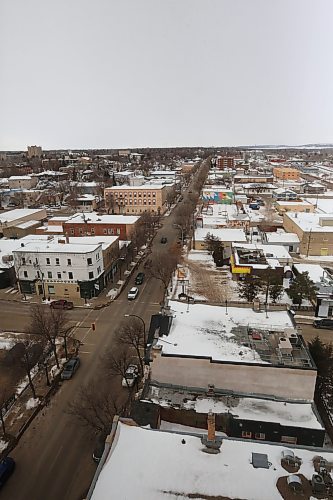 Downtown Rosser Avenue at the junction of 11th Street, as seen from the 11th storey of Scotia Towers on Wednesday afternoon. (Matt Goerzen/The Brandon Sun)