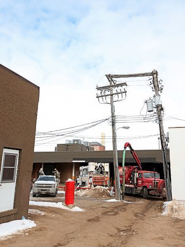 Power was cut temporarily to the Town Centre on Wednesday morning in order for Manitoba Hydro crews to repair damage to a power line guard on the north side of the building. According to Manitoba Hydro, at 9:30 a.m. a large vehicle hit the hydro pole outside of building, damaging a guard to a main power line. Hydro crews alerted business of the scheduled power outage and completed the repair to the damaged guard. Power was restored to the building by noon. (Matt Goerzen/The Brandon Sun)