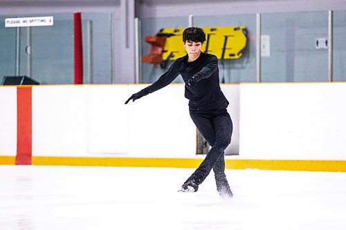 MIKAELA MACKENZIE / WINNIPEG FREE PRESS

Figure skater David Howes practices at the Winnipeg Winter Club in Winnipeg on Tuesday, Feb. 14, 2023. For Laurie Neelin story.

Winnipeg Free Press 2023.