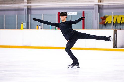 MIKAELA MACKENZIE / WINNIPEG FREE PRESS

Figure skater David Howes practices at the Winnipeg Winter Club in Winnipeg on Tuesday, Feb. 14, 2023. For Laurie Neelin story.

Winnipeg Free Press 2023.