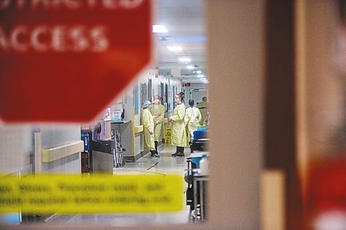 A COVID-19 unit (which used to be an orthopaedic surgery unit) at the Health Sciences Centre in Winnipeg on Tuesday, Dec. 8, 2020. Winnipeg Free Press/Mikaela MacKenzie POOL