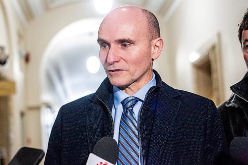 MIKAELA MACKENZIE / WINNIPEG FREE PRESS

Federal minister of health Jean-Yves Duclos speaks to the media after meeting with premier Heather Stefanson and provincial ministers at the Manitoba Legislative Building in Winnipeg on Friday, Feb. 17, 2023.  For Danielle story.

Winnipeg Free Press 2023.