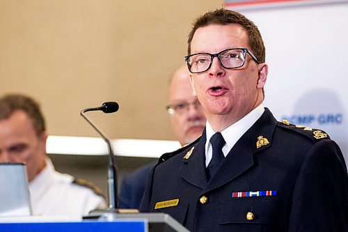 MIKAELA MACKENZIE / WINNIPEG FREE PRESS

RCMP deputy criminal operations officer Scott McMurchy speaks at an announcement about organized crime and illegal guns in Winnipeg on Tuesday, Feb. 21, 2023. For Katie story.

Winnipeg Free Press 2023.