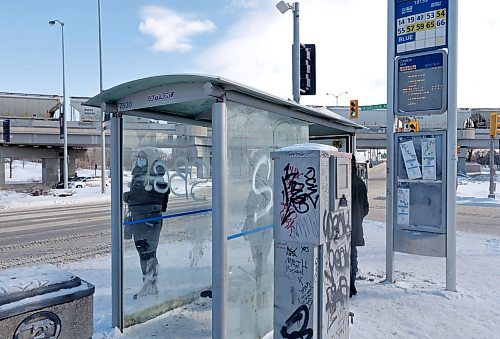 RUTH BONNEVILLE / WINNIPEG FREE PRESS 

LOCAL - Bus stop Main at Stradbrook 


See story on violence 
Feb 21st,  2023