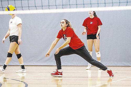 MIKAELA MACKENZIE / WINNIPEG FREE PRESS

Taylor Kleysen at U of W women&#x573; volleyball practice at the Dakota Fieldhouse in Winnipeg on Wednesday, Feb. 22, 2023. For Mike story.

Winnipeg Free Press 2023.