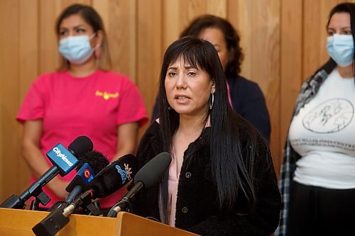 MIKE DEAL / WINNIPEG FREE PRESS
NDP critic for Women and Gender Equality, Leah Gazan (Winnipeg Centre) urged, during a press conference at the Ma Mawi Wi Chi Itata Centre, 445 King Street, the Liberal government to create a Red Dress Alert program to urgently notify the public when Indigenous women, girls and two-spirit person goes missing.
230222 - Wednesday, February 22, 2023.