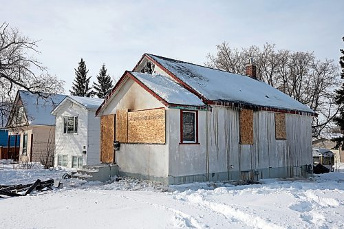 23022023
A fire at a home in the 100 block of Frederick Street in Brandon&#x2019;s east end claimed the life of an individual in the home on Tuesday. 
(Tim Smith/The Brandon Sun)