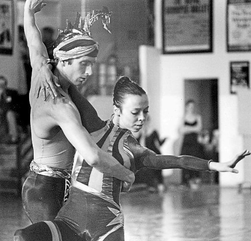 GERRY CAIRNS / WINNIPEG FREE PRESS

Royal Winnipeg Ballet
- rehearsal for Fire Bird - 1982
- Andr&#xe9; Lewis
