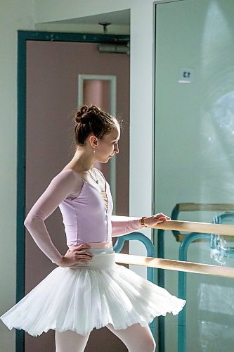 MIKAELA MACKENZIE / WINNIPEG FREE PRESS

Royal Winnipeg Ballet (RWB) principal ballerina Alanna McAdie, who will be performing the dual Swan Lake role of Odette/Odile for the first time, poses for a photo in one of the studios at the RWB in Winnipeg on Wednesday, Feb. 22, 2023. For Jen story.

Winnipeg Free Press 2023.