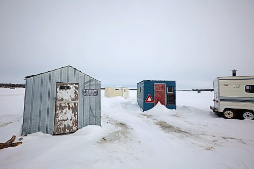 23022023
Ice-fishing shacks sit atop the ice on the Rivers Reservoir on Thursday. (Tim Smith/The Brandon Sun)