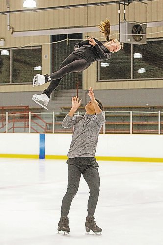 MIKE DEAL / WINNIPEG FREE PRESS
Ava Kemp, 14, and Yohnatan Elizarov, 18, a figure-skating pair from Winnipeg training at Dakota Community Centre, Thursday afternoon.
See Laurie Nealin story
220915 - Thursday, September 15, 2022.