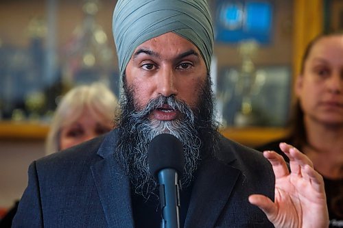 MIKE DEAL / WINNIPEG FREE PRESS
NDP Leader Jagmeet Singh, joined by NDP MPs Daniel Blaikie (Elmwood - Transcona) and NDP Candidate for Winnipeg South Centre Julia Ridell, meet with health care workers in Winnipeg at the Riverview Community Centre, 90 Ashland Avenue, Tuesday morning. 
See Malak Abas story
230228 - Tuesday, February 28, 2023.