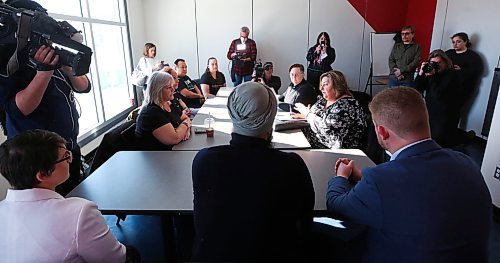 MIKE DEAL / WINNIPEG FREE PRESS
NDP Leader Jagmeet Singh, joined by NDP MPs Daniel Blaikie (Elmwood - Transcona) and NDP Candidate for Winnipeg South Centre Julia Ridell, meet with health care workers in Winnipeg at the Riverview Community Centre, 90 Ashland Avenue, Tuesday morning. 
230228 - Tuesday, February 28, 2023