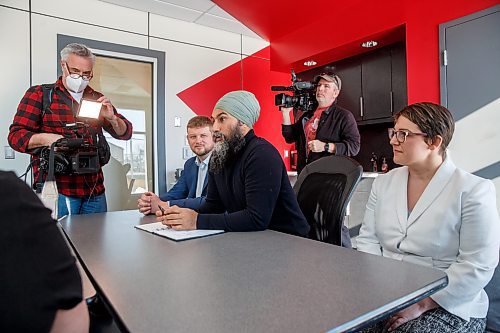MIKE DEAL / WINNIPEG FREE PRESS
NDP Leader Jagmeet Singh (centre), joined by NDP MPs Daniel Blaikie (Elmwood - Transcona) (left of Jagmeet) and NDP Candidate for Winnipeg South Centre Julia Ridell (right of Jagmeet), meet with health care workers in Winnipeg at the Riverview Community Centre, 90 Ashland Avenue, Tuesday morning. 
See Malak Abas story
230228 - Tuesday, February 28, 2023.