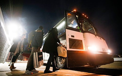 JOHN WOODS / WINNIPEG FREE PRESS
The bus to Thompson is loaded at the Maples Bus Lines depot on Sherbrook Tuesday, February 28, 2023. 

Reporter: ?