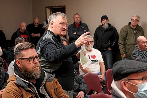 Alf Kennedy makes his point during a ward meeting at the Park Community Centre Tuesday evening. Concerned the current deteriorating structure will be demolished and not replaced, residents made it clear how important a community centre is to their downtown neighbourhood. (Ian Hitchen/The Brandon Sun)