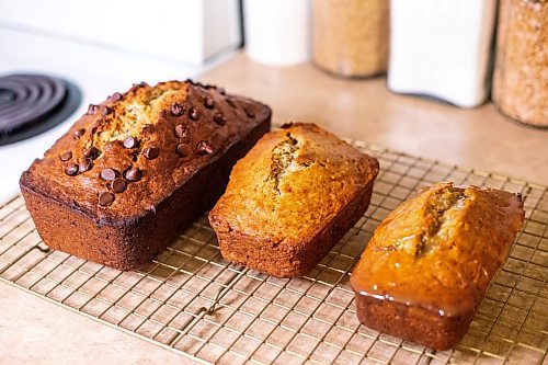 MIKAELA MACKENZIE / WINNIPEG FREE PRESS

Cassandra Hoefer&#x573; Bread Habits banana bread in her home in Winnipeg on Wednesday, March 1, 2023. For Dave Sanderson Piche story.

Winnipeg Free Press 2023.