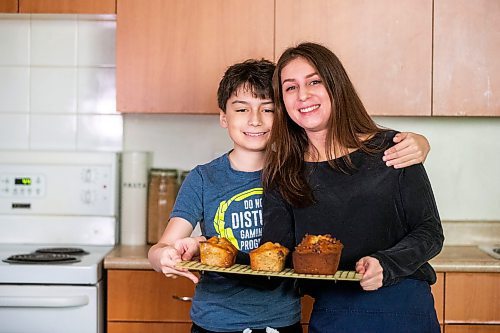 MIKAELA MACKENZIE / WINNIPEG FREE PRESS
Hoefer and her inspiration, son Jake, 11, who also happens to be her taste-tester.