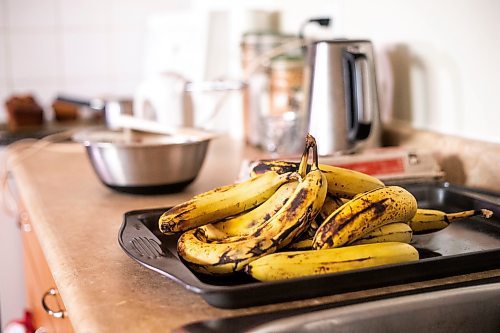 MIKAELA MACKENZIE / WINNIPEG FREE PRESS
Mushy, overripe bananas are a key ingredient in Hoefer’s banana bread recipe.
