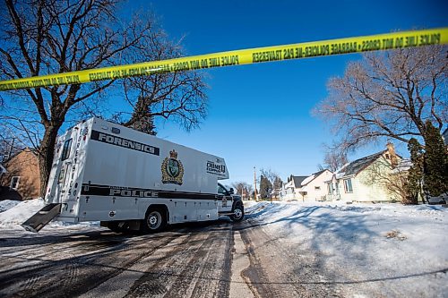 MIKAELA MACKENZIE / WINNIPEG FREE PRESS

Police investigate 259 Amherst Street in Winnipeg on Monday, March 6, 2023.  A 15-year-old boy was shot and died (and a 17-year-old was injured) in the area early this morning. For Malak story.

Winnipeg Free Press 2023.