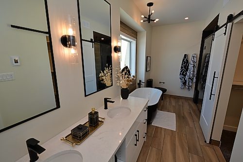 Todd Lewys / Winnipeg Free Press
The Manitoba Home Builders' Association has more than 120 stunning new homes on display now at the Spring Parade of Homes. 