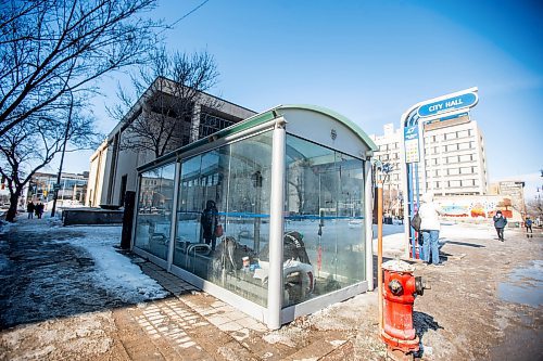 MIKAELA MACKENZIE / WINNIPEG FREE PRESS

City Hall bus shelter at Main Street and William Avenue, where a woman recently overdosed and was given naloxone by training officers and cadets, in Winnipeg on Tuesday, March 14, 2023. For Chris story.

Winnipeg Free Press 2023.