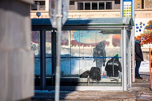 MIKAELA MACKENZIE / WINNIPEG FREE PRESS

City Hall bus shelter at Main Street and William Avenue, where a woman recently overdosed and was given naloxone by training officers and cadets, in Winnipeg on Tuesday, March 14, 2023. For Chris story.

Winnipeg Free Press 2023.