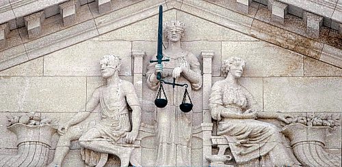 PHIL HOSSACK / WINNIPEG FREE PRESS 090302 Scales of Justice.....See story?????