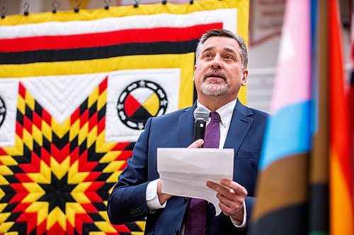 MIKAELA MACKENZIE / WINNIPEG FREE PRESS

U of W president Todd Mondor speaks at the U of W graduation Pow Wow at the Duckworth Centre in Winnipeg on Saturday, March 18, 2023. For Tyler story.

Winnipeg Free Press 2023.