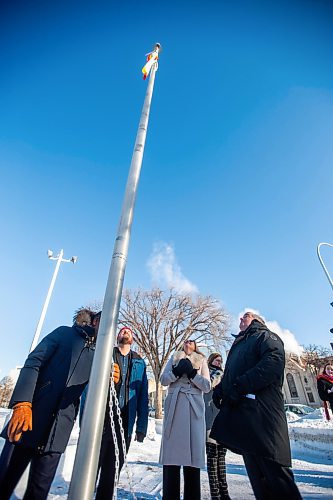 MIKAELA MACKENZIE / WINNIPEG FREE PRESS

Tudor Alexis, consul general of France in Toronto (left), Derrek Bentley, vice-president of the Socit de la Francophonie Manitobaine, Rochelle Squires, families minister, and Michel Miraillet, ambassador for the Embassy of France in Canada, raise the Franco-Manitoban flag on International Day of La Francophonie in Winnipeg on Monday, March 20, 2023. Standup.

Winnipeg Free Press 2023.