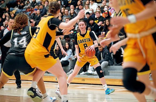 JOHN WOODS / WINNIPEG FREE PRESS
Dakota Lancers&#x2019; Abby Sweeny (8) looks for the pass against the Garden City Gophers in the Manitoba High School 2023 AAAA Provincial Basketball Championship at the University of Manitoba Monday, March 20, 2023. 