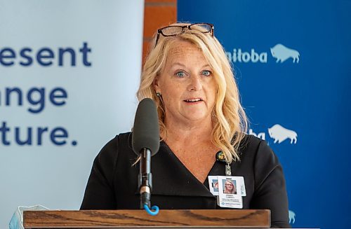 ETHAN CAIRNS / WINNIPEG FREE PRESS
Jennifer Cumpsty, executive director, acute health services, HSC Winnipeg speaks during the announcement for new Hospital infrastructure in Winnipeg on Friday, August 5, 2022