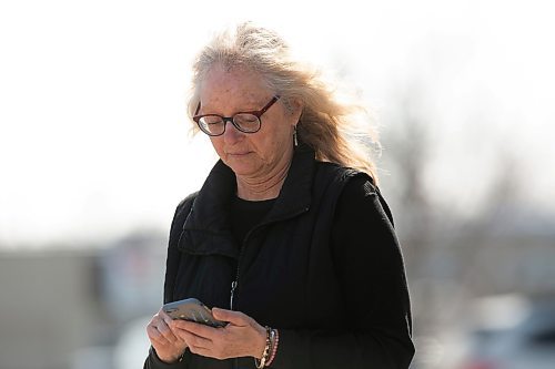 BROOK JONES / WINNIPEG FREE PRESS

Bev Dunlop has frustration about her cell phone being hacked. The Oakbank resident is disappointed with the way Bell MTS handled her concerns. Dunlop is pictured in Winnipeg, Man., Thursday, March 23, 2023. 